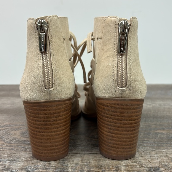 Vince Camuto Tressa Perforated Lace-Up Sandal Size 6 - Picture 3 of 12